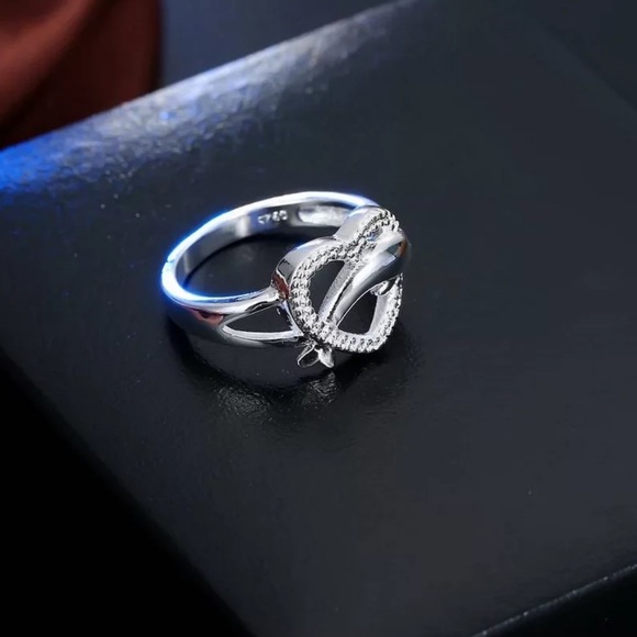 925 Sterling Silver heart ring, size 8 - Picture 5 of 6